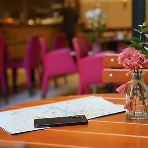 Western Au Trocadero 3* Paříž